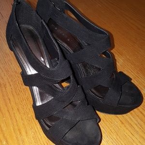 Madden Girl Strappy Black Wedges